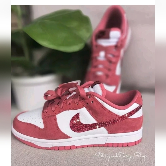 Bling Nike Dunk Low Valentines Day 2024 Pink Sneakers custom with Red Crystals - Picture 4 of 10